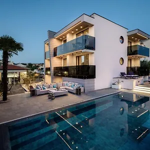 Pensjonat Luxury In Curiera, Malinska